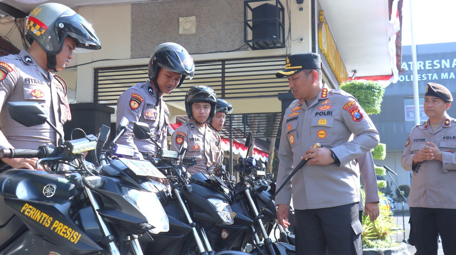 Sambut Hari Jadi ke-78, Polwan Polres Ngawi Edukasi Santri Cegah Kenakalan Remaja