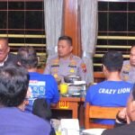 Tepati Janji Rawat Kedamaian Sepak Bola, Kapolresta Malang Kota Bersama Polda Jatim Pertemukan Aremania dan Bonek di Pasuruan