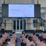 Pak Bhabin Polresta Malang Kota Dampingi Tim SDM Sosialisasi Pemahaman AI ke Siswa & Guru SMKN 6 Malang