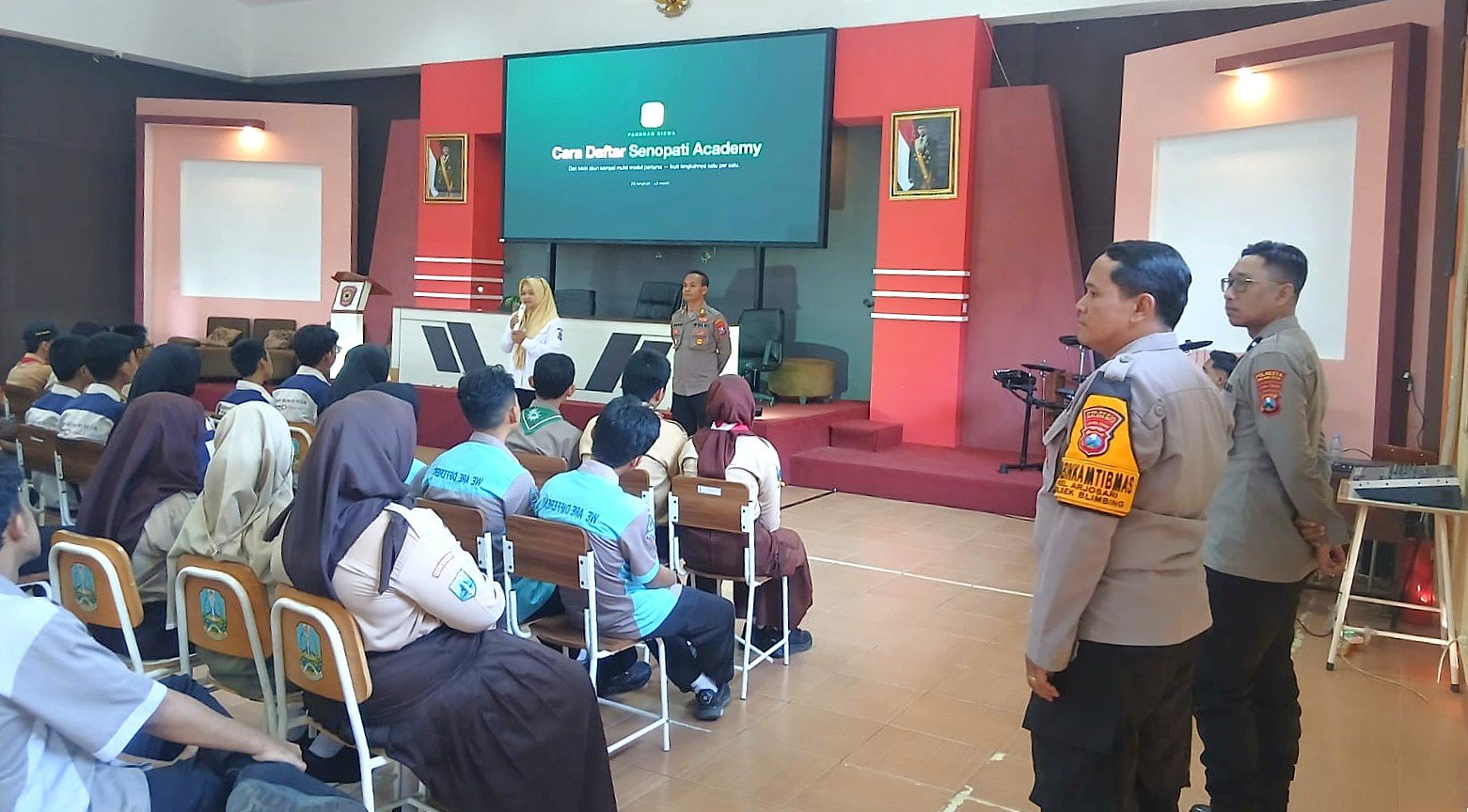Polresta Malang Kota Edukasi Paham AI di SMAN 1 dan SMKN 8 Malang, Dorong Siswa Bijak Memanfaatkan Teknologi