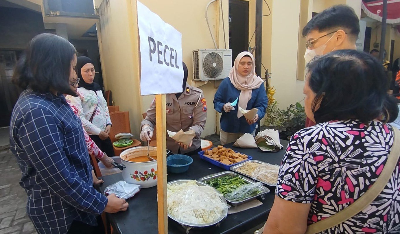 MBG dan Cek Kesehatan Gratis Polresta Malang Kota Menyapa Warga di Polsek Blimbing
